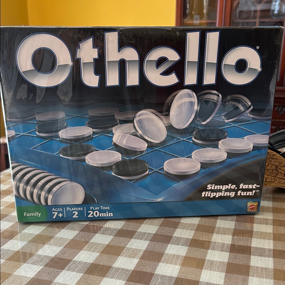 NWT Mattel Othello Game - Black and White Strategy